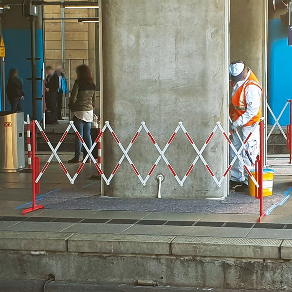 Heavy Duty Extendable Trellis Barrier Expands to 4m