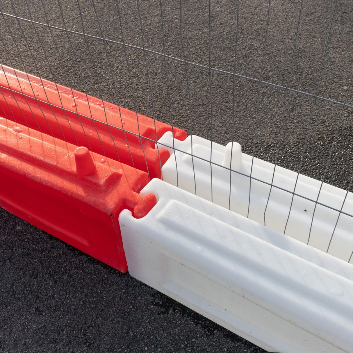 SlotBlock Barriers 3.5m Water-Filled Barrier Sets - Red & White