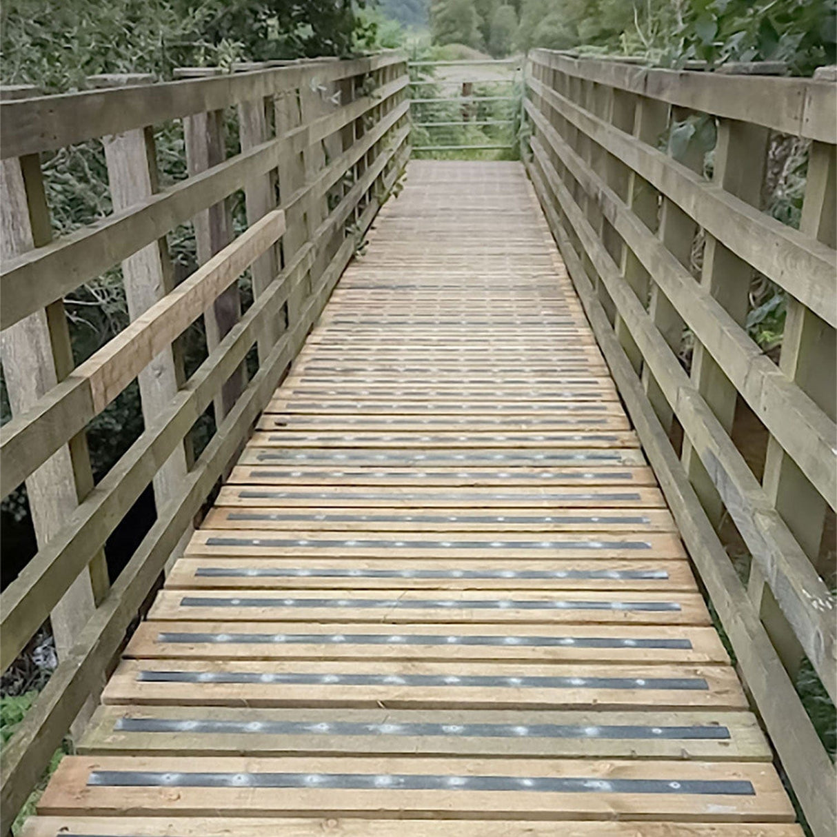 anti-slip-decking-strips-non-slip-safety-strips-fiberglass-tape-outdoor-garden-traction-flooring-walkway-bridge-indoor-wet-dry-environments-leisure-residential-facilities-stair-covers-surface-ramps-glass-reinforced-polyester