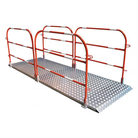 Pedestrian-bridges-Site-safety-Footbridges-Industrial-walkways-Workplace-safety-Steel-bridges-Construction-safety-Safety-barriers-OSHA-compliance-Employee-safety-warehouse