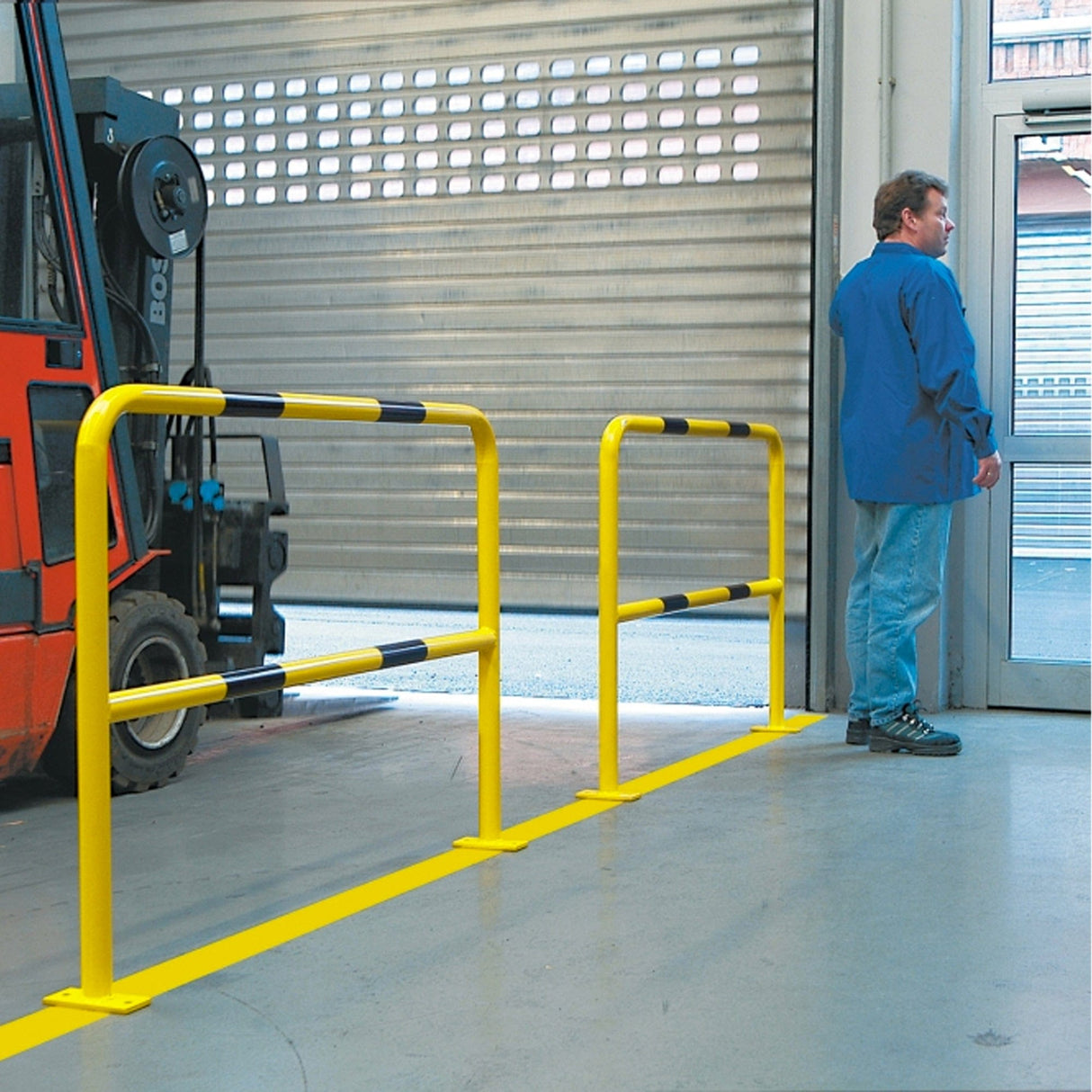 Steel-Hoop-Guard-Indoor-Use-1,000-x-1,000mmL-Powder-Coated-Surface-Fix-Yellow-Black-Traffic-Safety-Equipment-Protective-Barrier-Safety-Guard-Steel-Bollard-