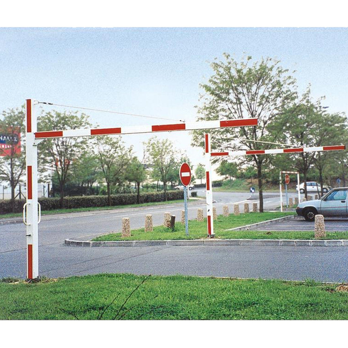 Universal Swivel Height Restrictor Limiters Control Device Overhead Restrictions Parking Garage Limit Loading Dock Control Drive-Through Car Park Industrial Commercial Low Clearance Warnings Warehouse Entrance Vehicle Loading Bay