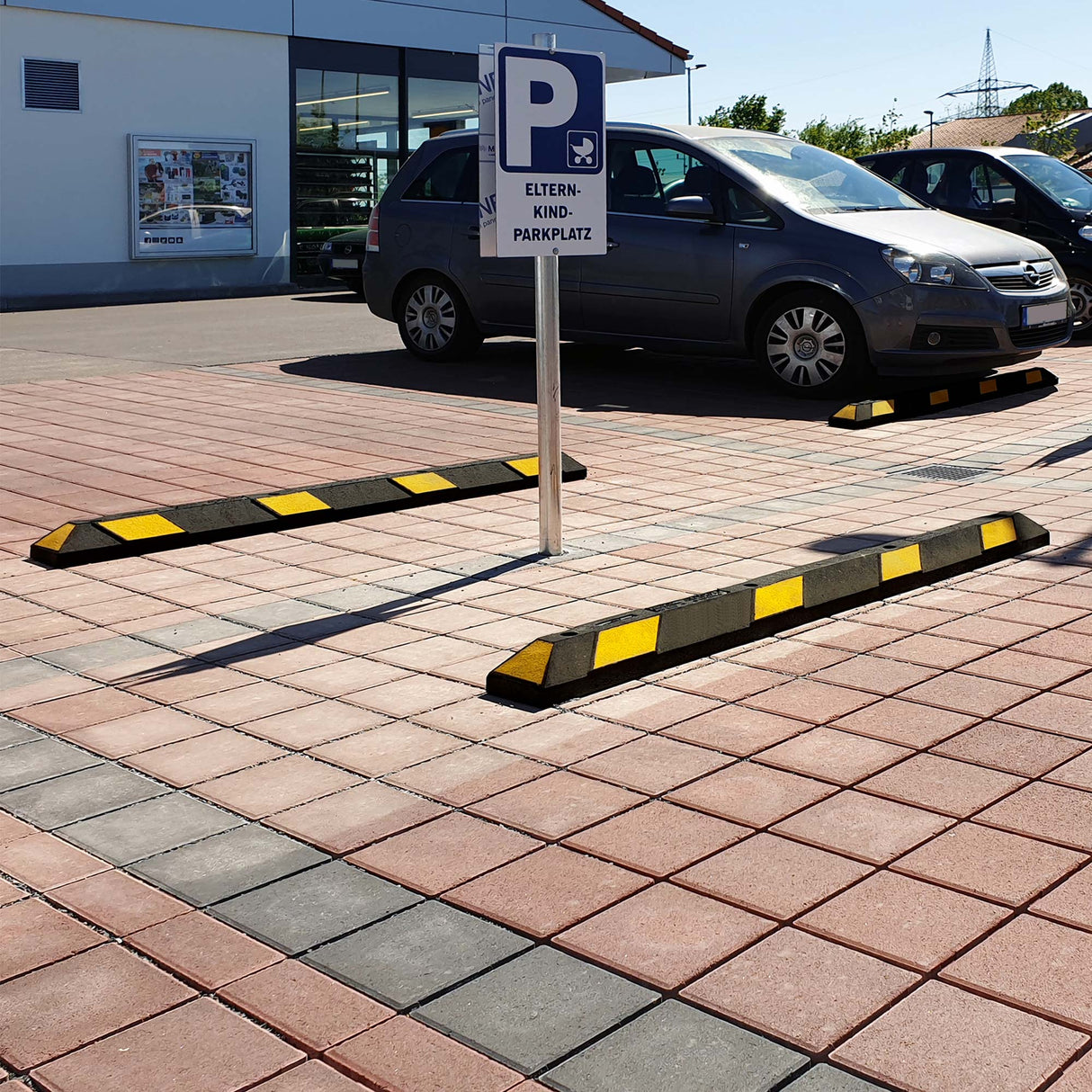 heavy-duty-rubber-parking-stops-durable-rubber-parking-blocks-car-vehicle-concrete-driveway-curb-asphalt-garage-black-yellow-white-carpark-driving-test