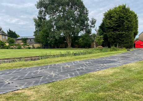Festival Accessibility Ground Protection Matting Trench Cover Boards Melba Swintex Road Plates Temporary Flooring Ground Guards Heavy Duty Outdoor Public Events Ground Protection Mats Grass Protection Mats