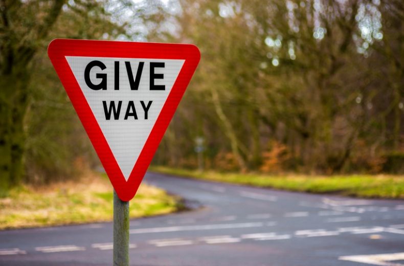 A Simple Guide to UK Road Signs