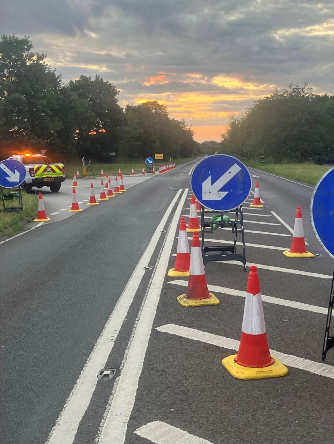Traffic Management Road Works Safety Cones Barriers Signs Road Signs Temporary road signs Construction Detour Event Emergency Visibility Instructions Traffic flow Road closed Safety of road users