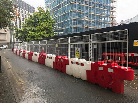 Waterfilled Barriers Red And White Festivals Traffic Barrier chapter 8 traffic management