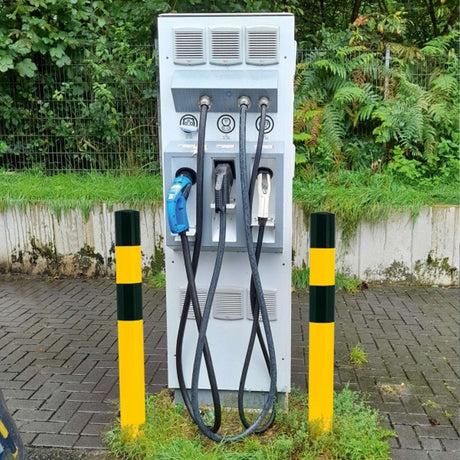 Black & Yellow Bollards