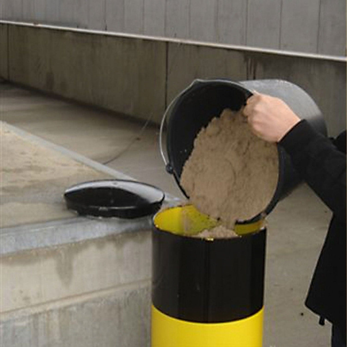 Black & Yellow Bollards