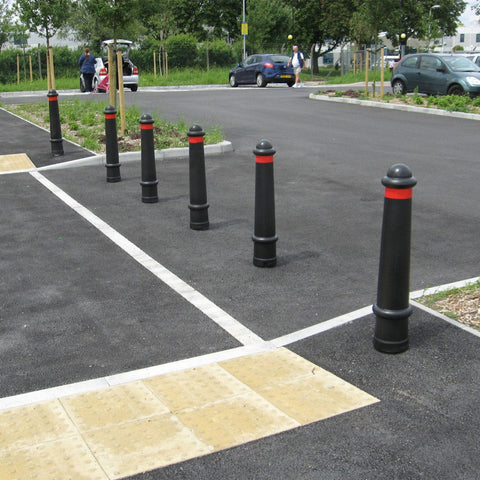 EB200-DDA-compliant-plastic-bollards-BS83002001-retail-parks-accessible-disability-friendly-visually-impaired-traffic-bollard-durable-high-visibility-contrasting-reflective-colour-sleeve-galvanised-steel-car-parks-shopping-centres-MDPE-recyclable