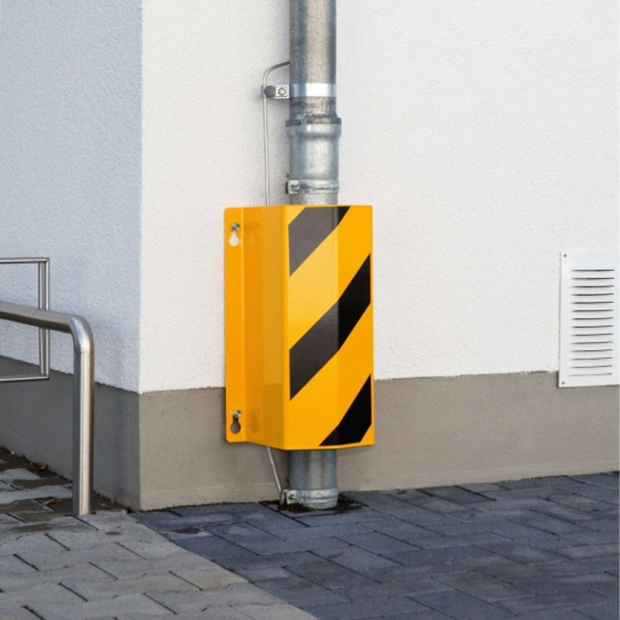 traffic-line-pipe-cable-guard-exposed-down-pipe-protection-wall-mounted-forklift-damage-u-shape-powder-coated-yelow-black-steel-indoor-manufacturing-sites-warehouses-logistics-depots-commercial-buildings-utility-sites-chemical-plant-car-parks-external-installations-heavy-duty-durable
