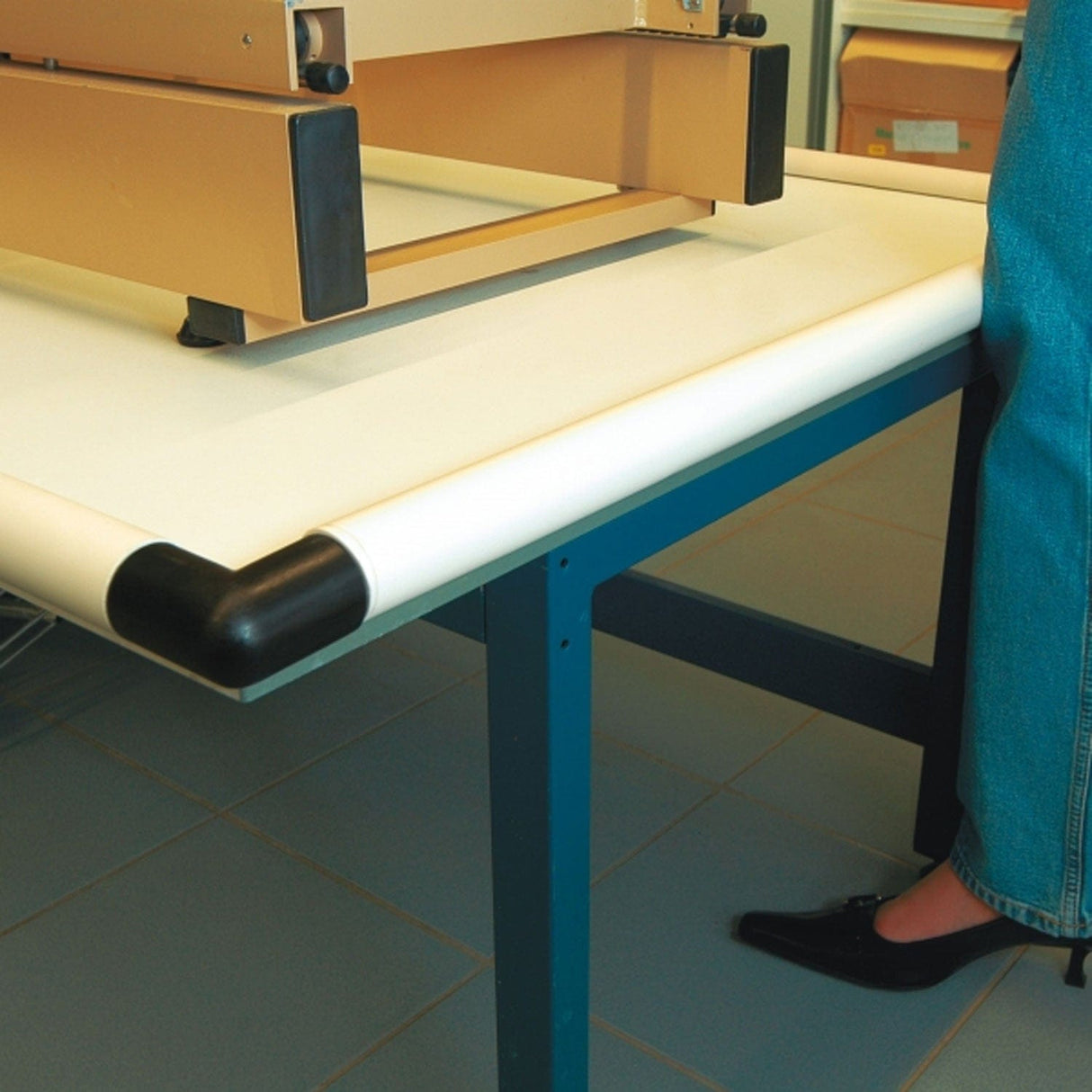 trapeze-impact-foam-corner-protection-profiles-high-visibility-warning-safety-cushioning-protection-injury-prevention-self-adhesive-warehouse-industrial-forklift-padding-heavy-duty-durable-racking-machinery-vehicles-trolleys-columns-hospitals-labs-production-areas