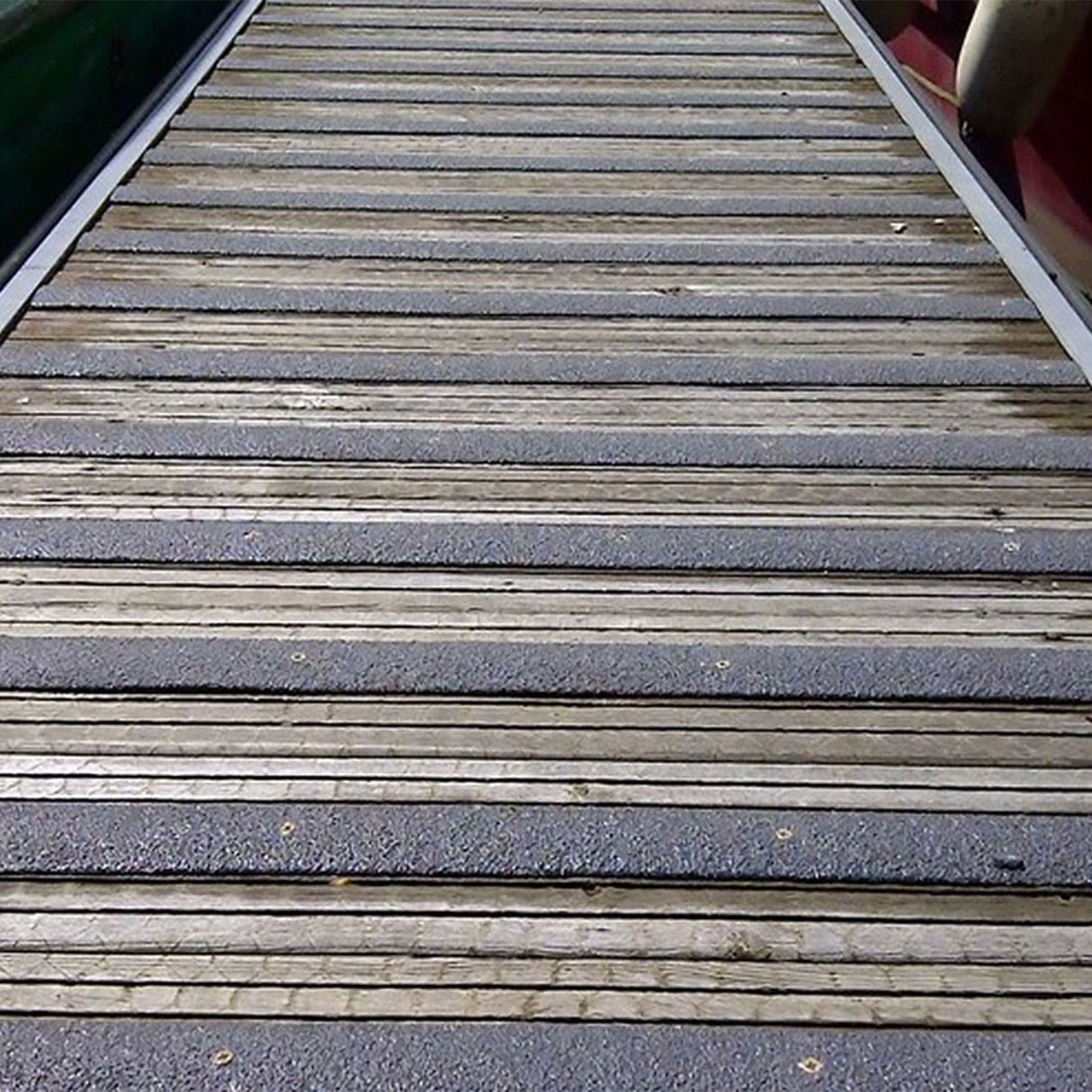 anti-slip-decking-strips-non-slip-safety-strips-fiberglass-tape-outdoor-garden-traction-flooring-walkway-bridge-indoor-wet-dry-environments-leisure-residential-facilities-stair-covers-surface-ramps-glass-reinforced-polyester
