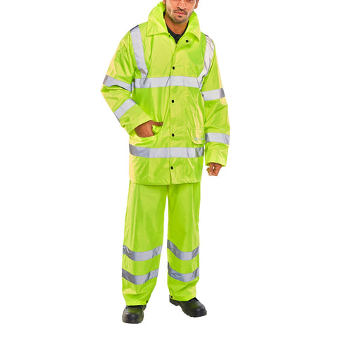 Stay visible and dry with our Hi-vis Lightweight Waterproof Suit in YELLOW.