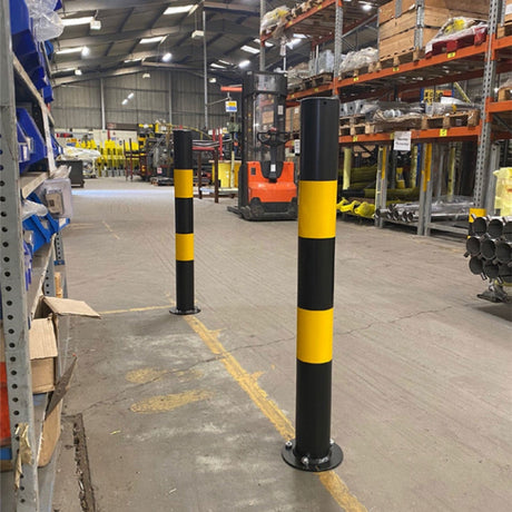 1200mm-high-visibility-safety-bollards-warehouse-industrial-traffic-forklift-bollard-crash-collision-prevention-impact-resistant-durable-galvanised-steel-black-yellow-pedestrian-equipment-perimeter-guards-reflective-heavy-duty