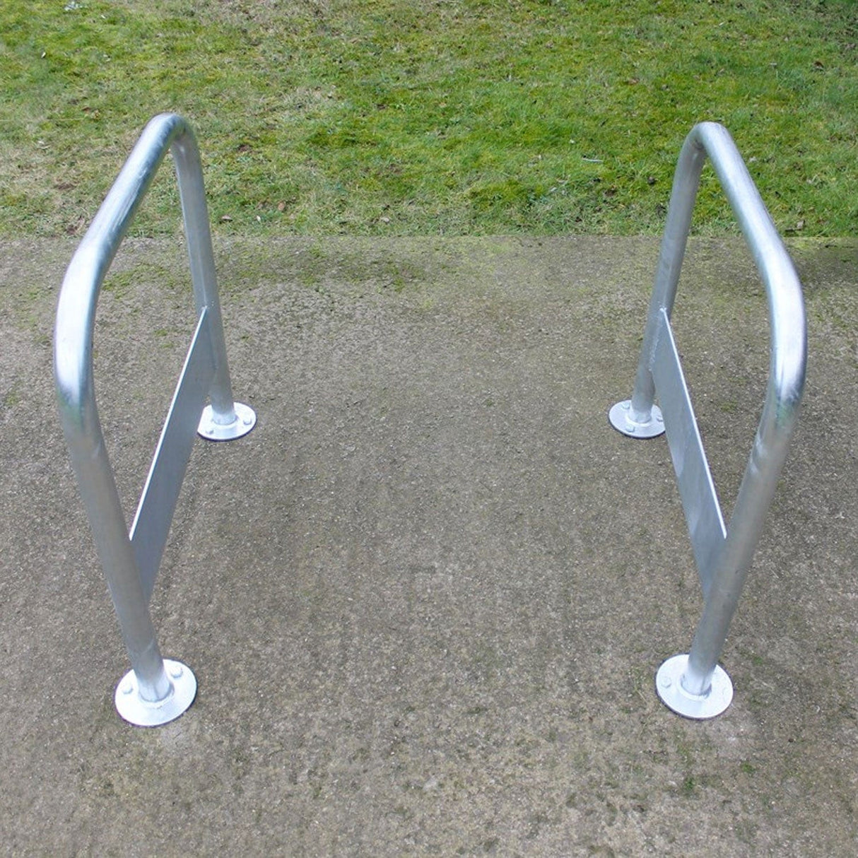 transport-bike-stand-cycle-bicycle-storage-parking-visually-parking-impaired-rack-galvanised-stainless-steel-powder-coated-custom-RAL-durable-industrial-outdoor-sturdy-schools-highschool-college-university-public-spaces