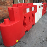 Heavy-duty-water-filled-bison-barrier-Water-filled-Separation-flood-diversion-portable-emergency-construction-highway-roadway-temporary-barricade-Work-zone-safety-barrier