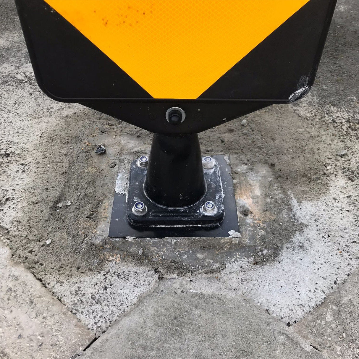 Morelock Yellow Bollard Keep Left Road Safety Traffic Highway Reflective Tape Flexible Removable Surface Mounted Anti-Ram High Visibility Durable Weather-Resistant Impact-Resistant Non-Corrosive