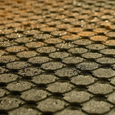 Outdoor-anti-slip-walkway-matting,-safety-slip-resistant-all-weather-heavy-duty-entrance-non-slip-industrial-waterproof-easy-to-clean-high-traction-durable-interlocking-mat-matting-rubber