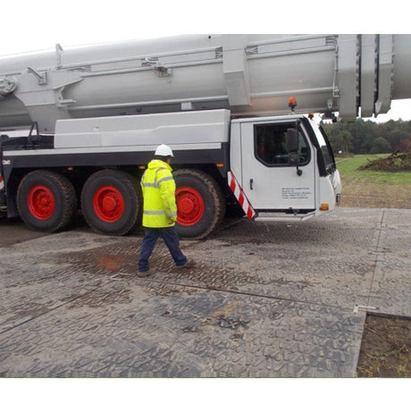 k-mat-heavy-duty-roadway-panels-installation-2-750x750